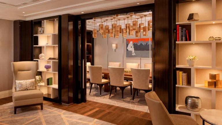 Al habtoor palace club lounge